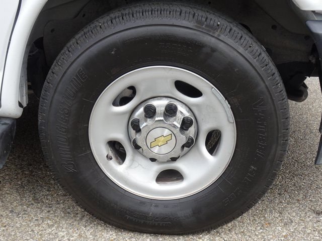 Used 2025 Chevrolet Express 3500 LT w/ LT Preferred Equipment Group RWD image 29