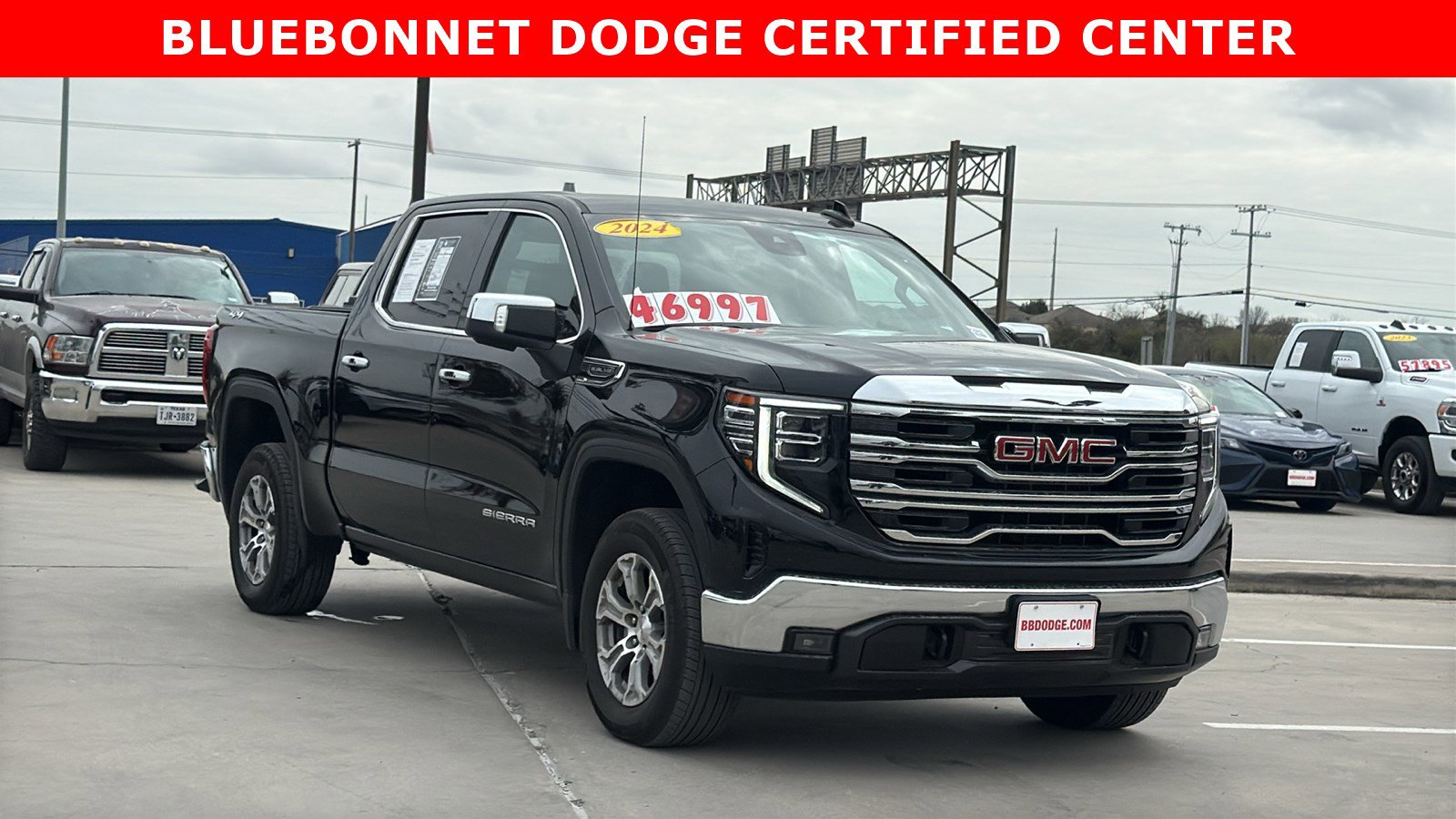 Used 2024 GMC Sierra 1500 SLT image 3