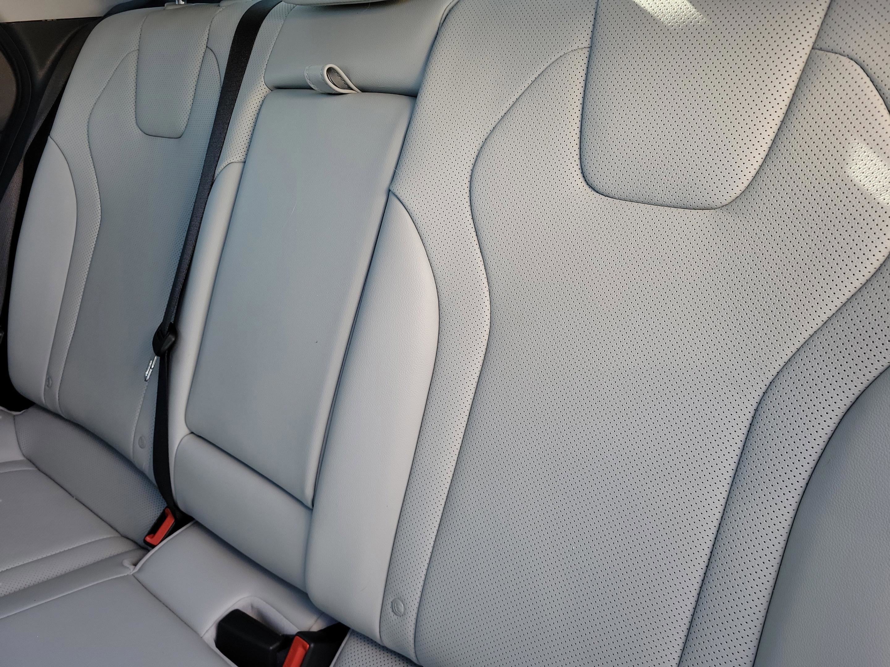 Used 2023 Hyundai Elantra Limited image 21