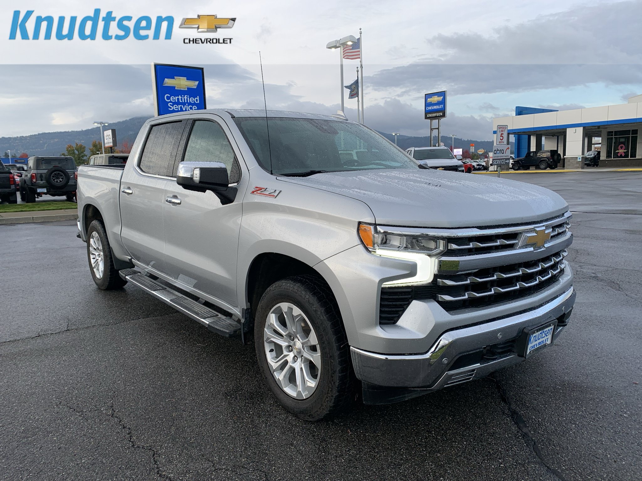 Used 2022 Chevrolet Silverado 1500 LTZ w/ LTZ Premium Package AWD/4WD image 1