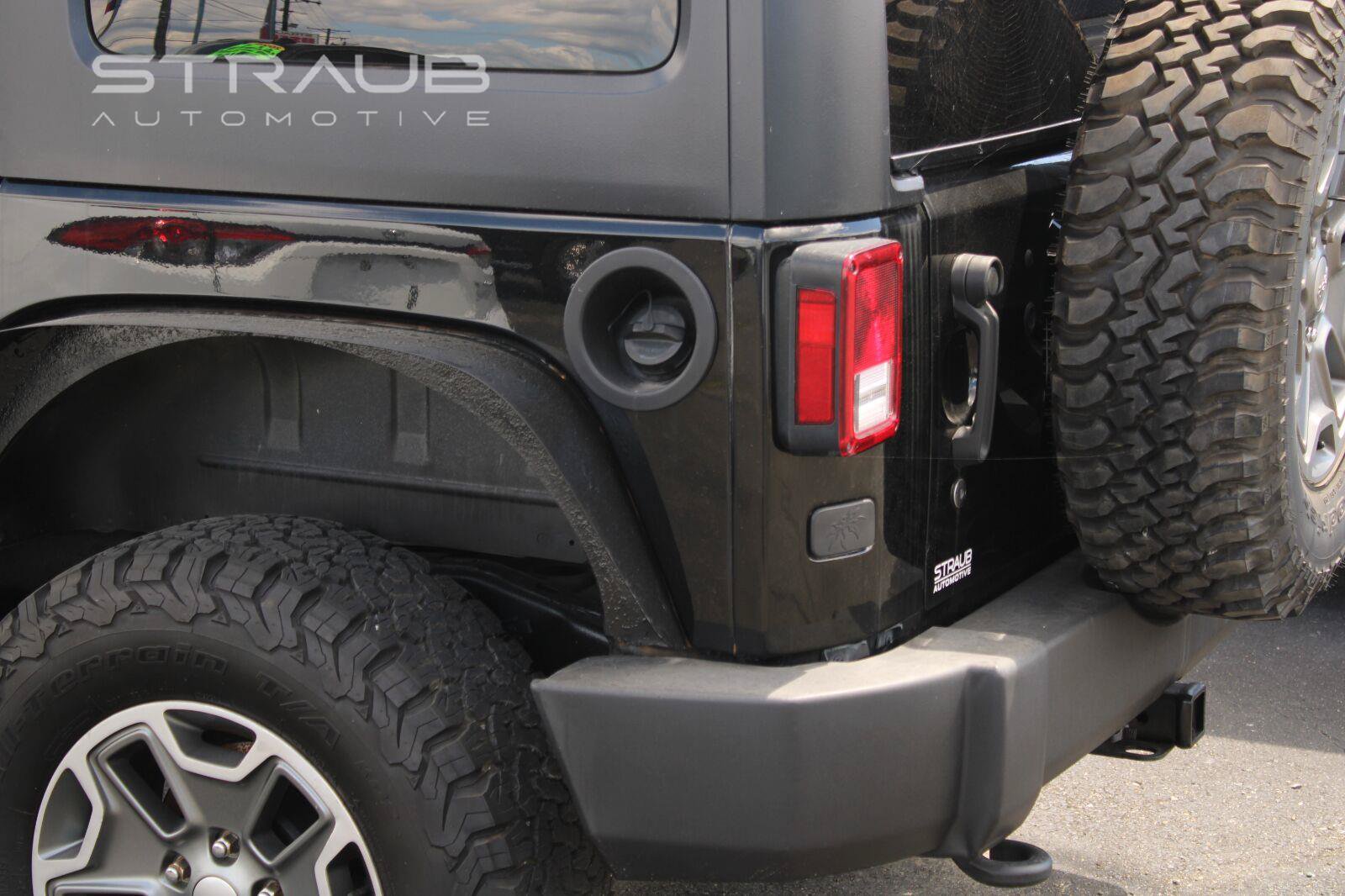 Used 2017 Jeep Wrangler Unlimited Rubicon w/ Connectivity Group AWD/4WD image 14
