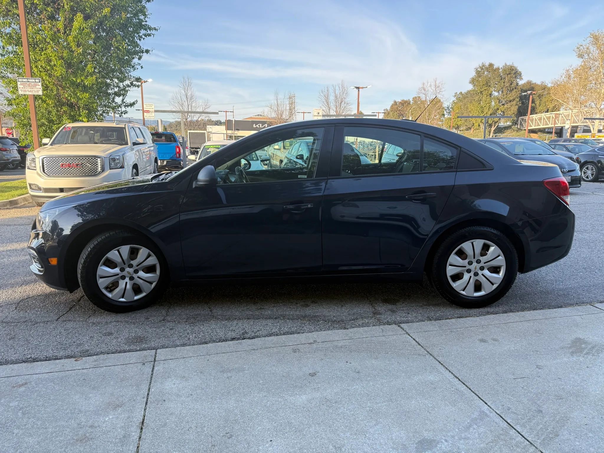 Used 2016 Chevrolet Cruze LS FWD image 6