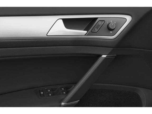 Used 2015 Volkswagen Golf S FWD image 23