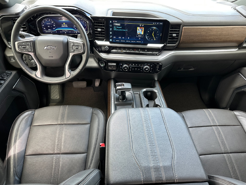 Used 2025 Chevrolet Silverado 1500 High Country w/ Midnight Edition AWD/4WD image 23