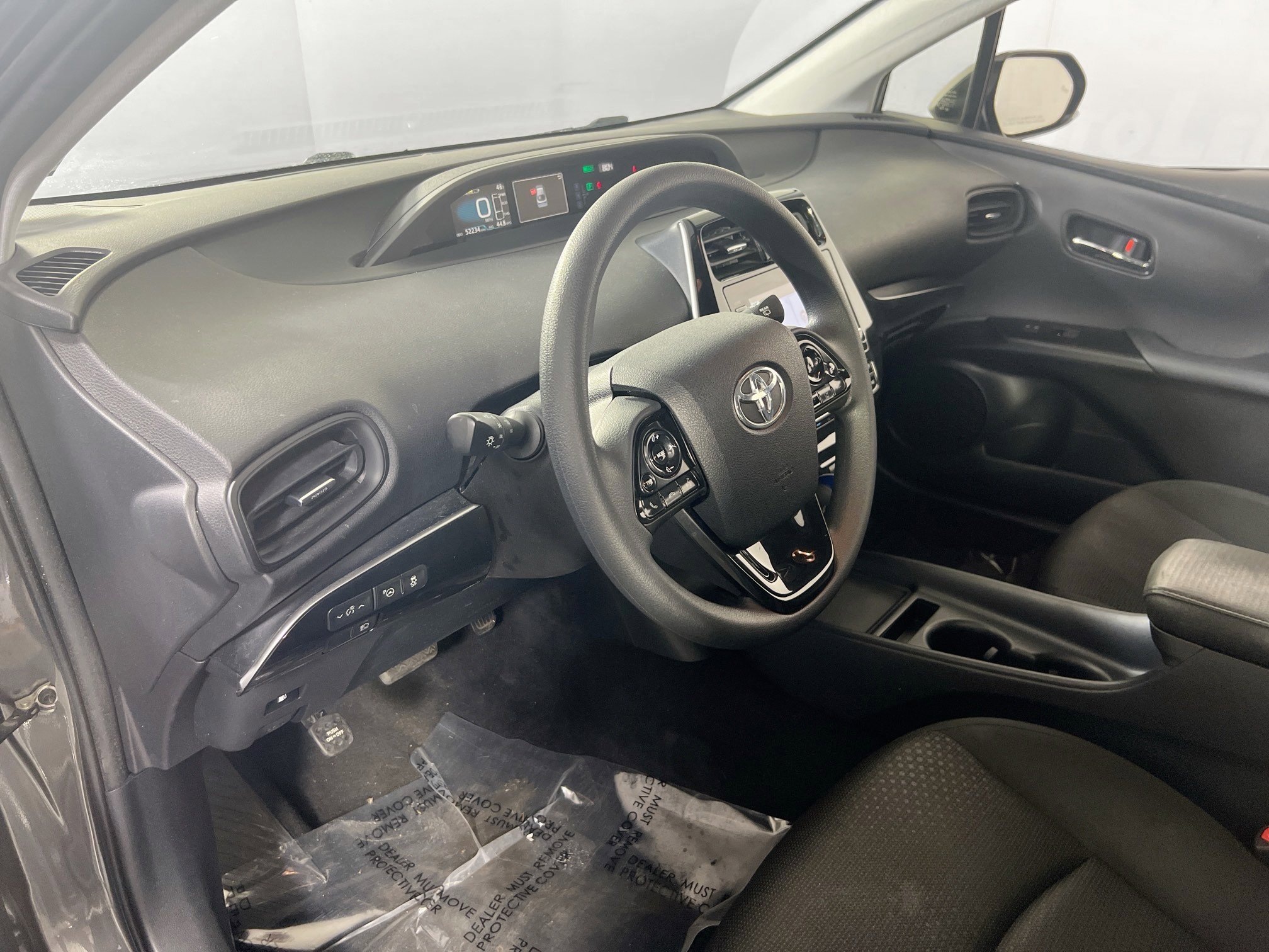 Used 2020 Toyota Prius LE image 9