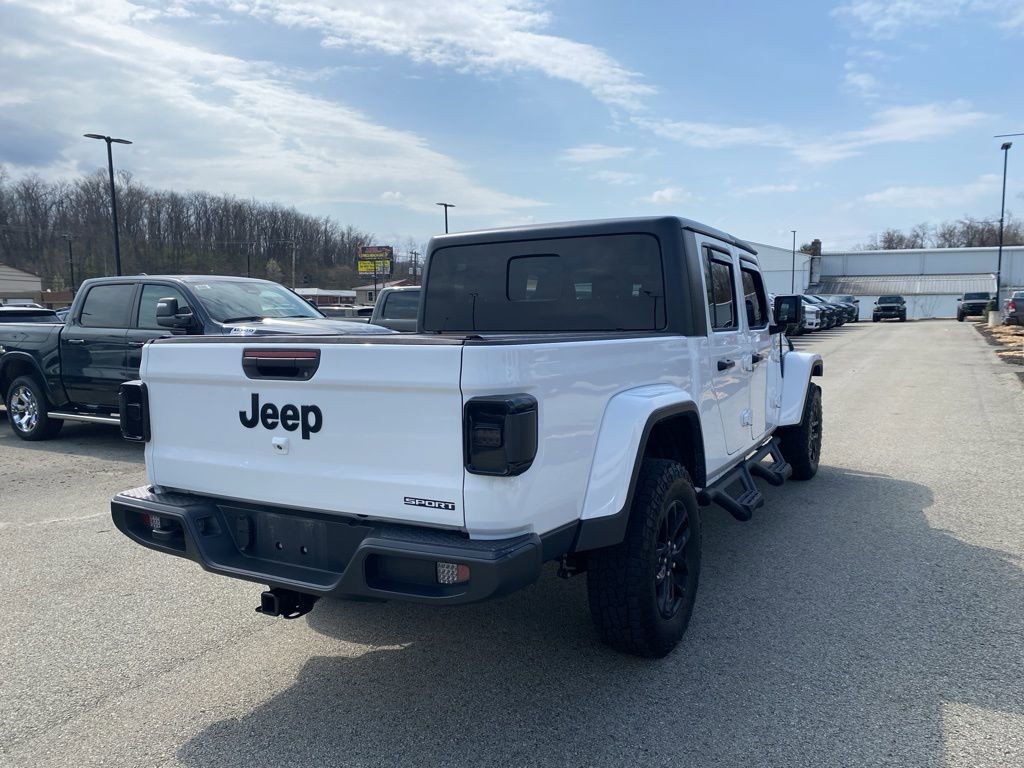 Used 2021 Jeep Gladiator Sport image 2