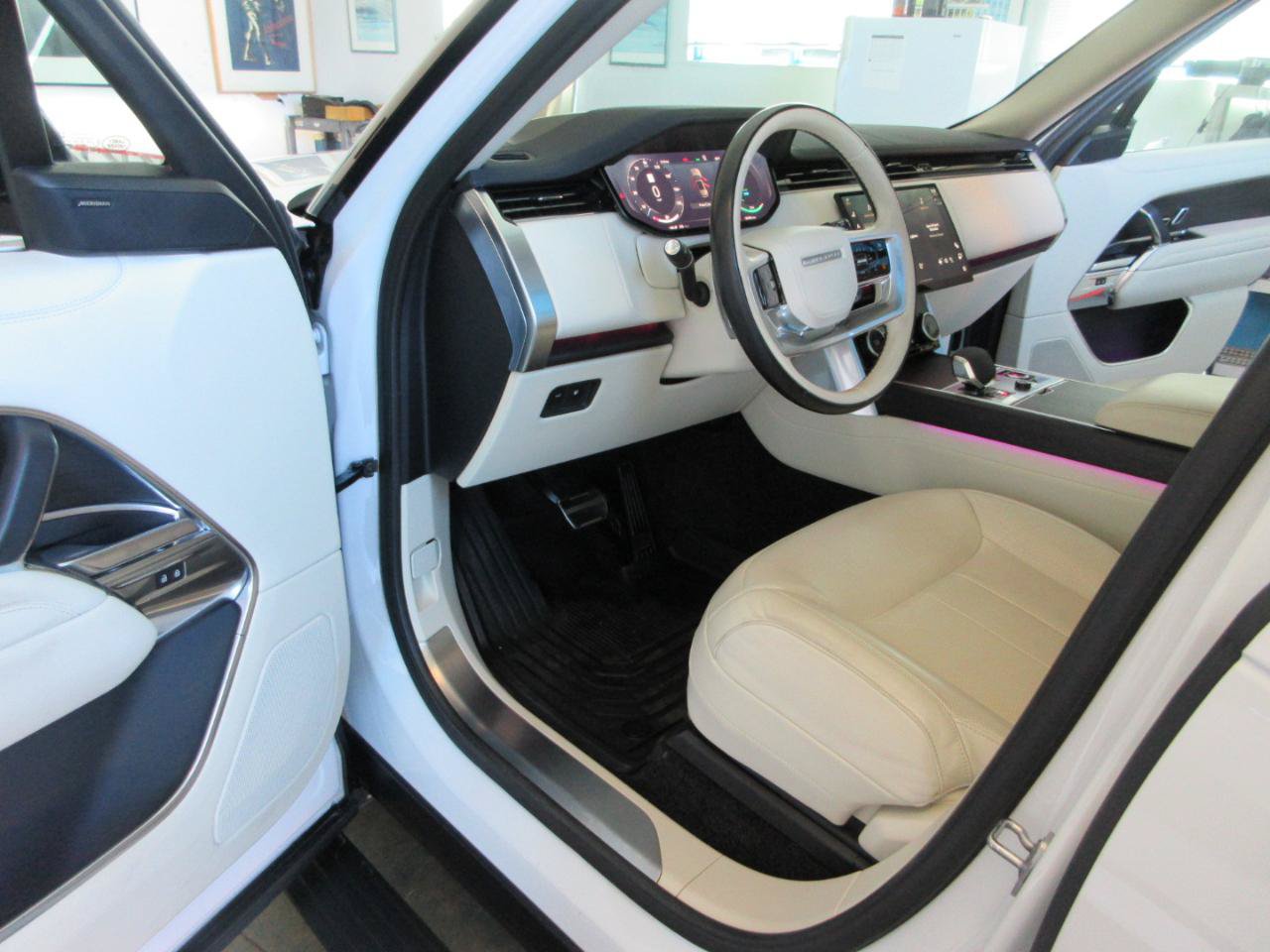 Used 2023 Land Rover Range Rover SE AWD/4WD image 7
