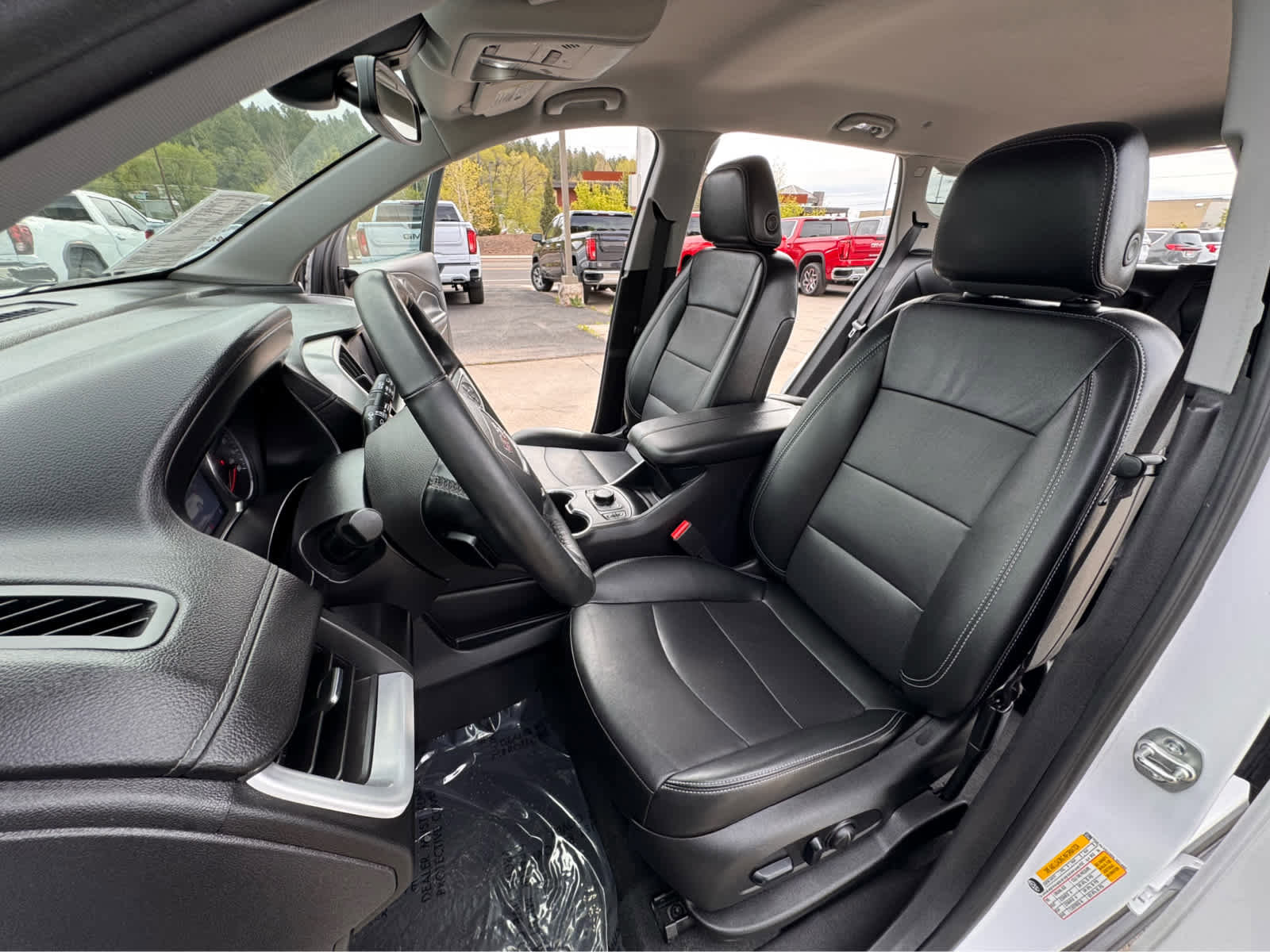 Used 2024 GMC Terrain SLT image 9