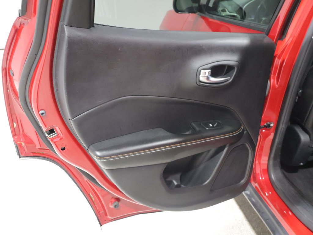 Used 2018 Jeep Compass Latitude w/ Popular Equipment Group AWD/4WD image 20