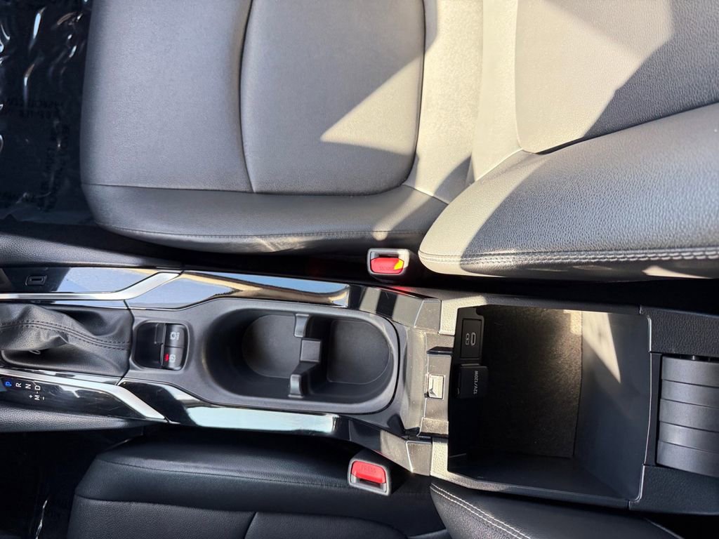 Used 2024 Toyota Corolla Cross XLE image 23