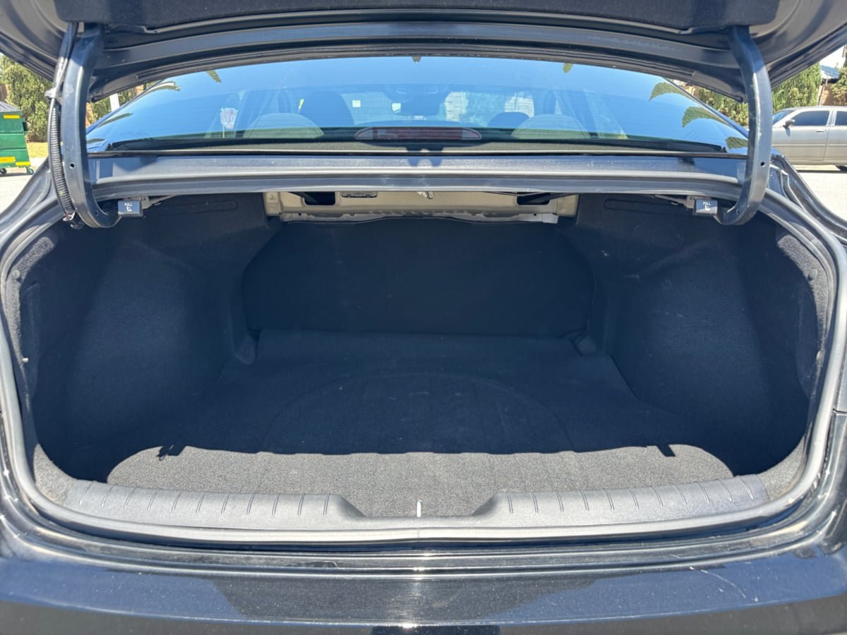 Used 2024 Hyundai Elantra Blue FWD image 20