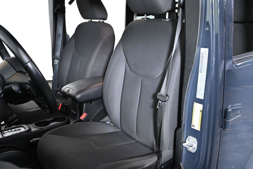 Used 2018 Jeep Wrangler Unlimited Sport S image 24