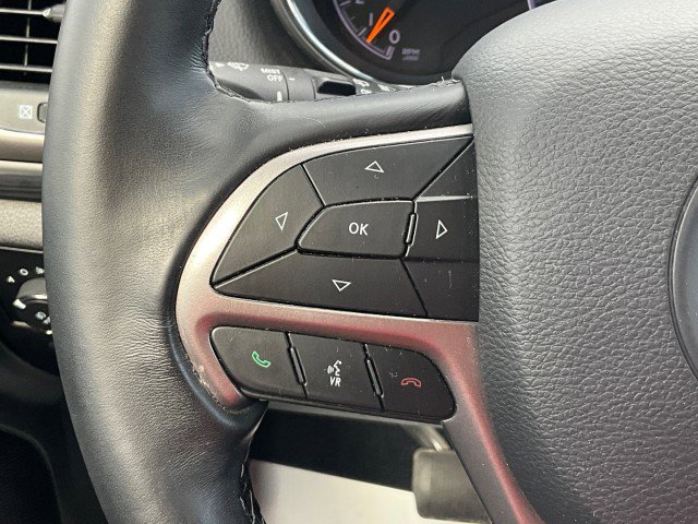 Used 2020 Jeep Grand Cherokee Laredo image 14