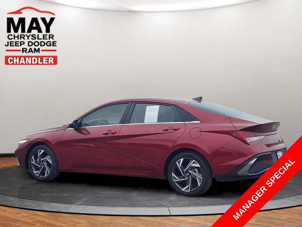 Used 2024 Hyundai Elantra SEL w/ Convenience Package FWD image 16