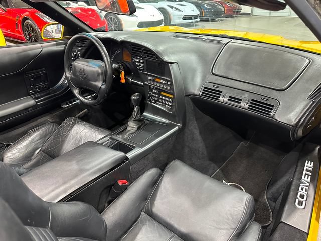 Used 1996 Chevrolet Corvette Convertible RWD image 22