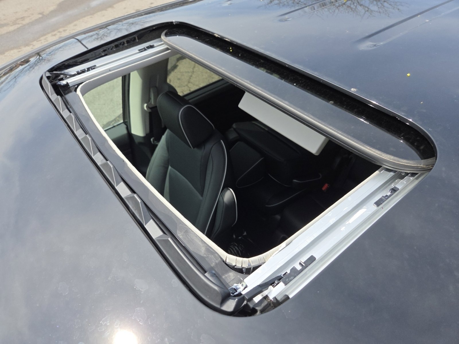 New 2026 Honda Odyssey Elite image 3