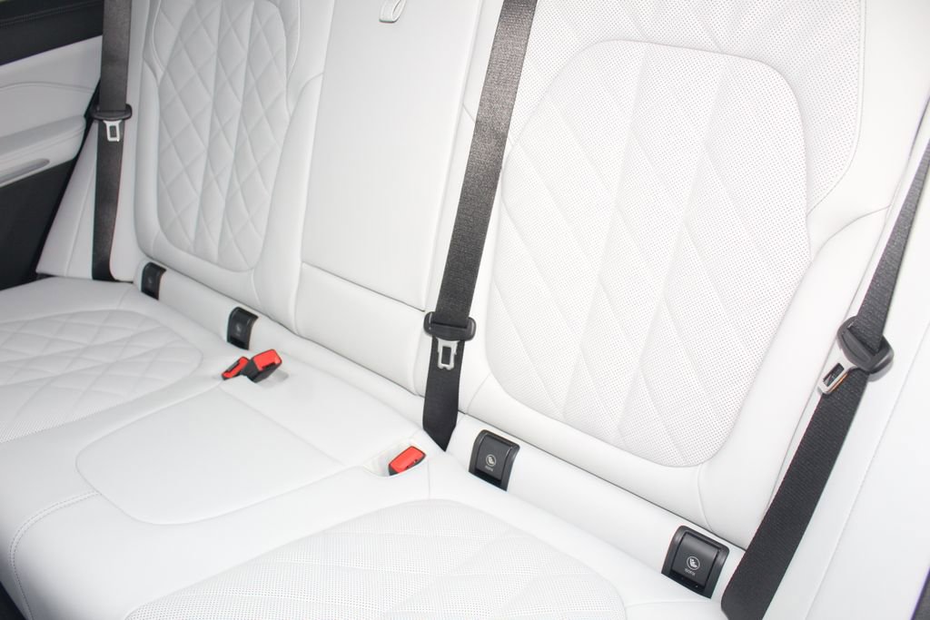 New 2026 BMW X5 xDrive50e w/ M Sport Package image 21