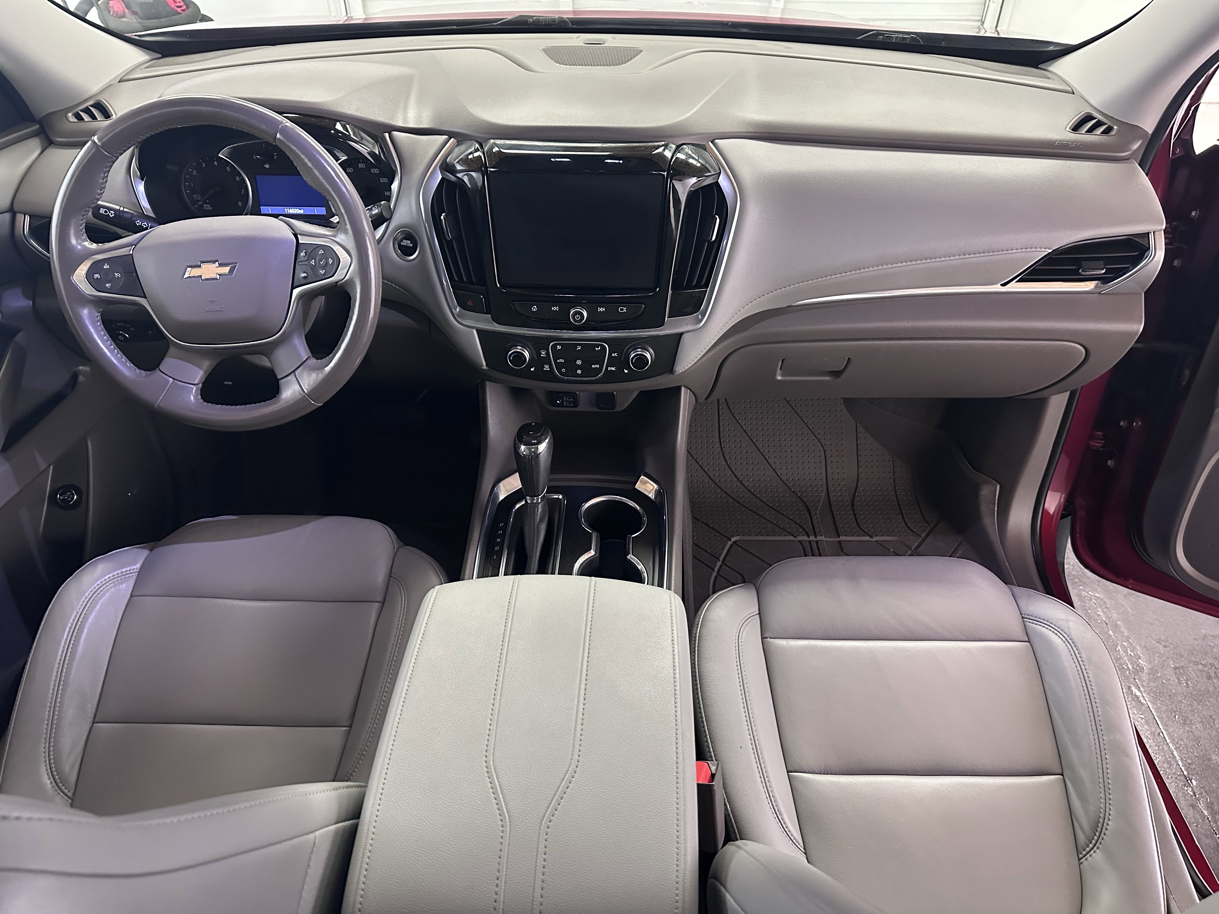 Used 2020 Chevrolet Traverse LT w/ LT Premium Package FWD image 38