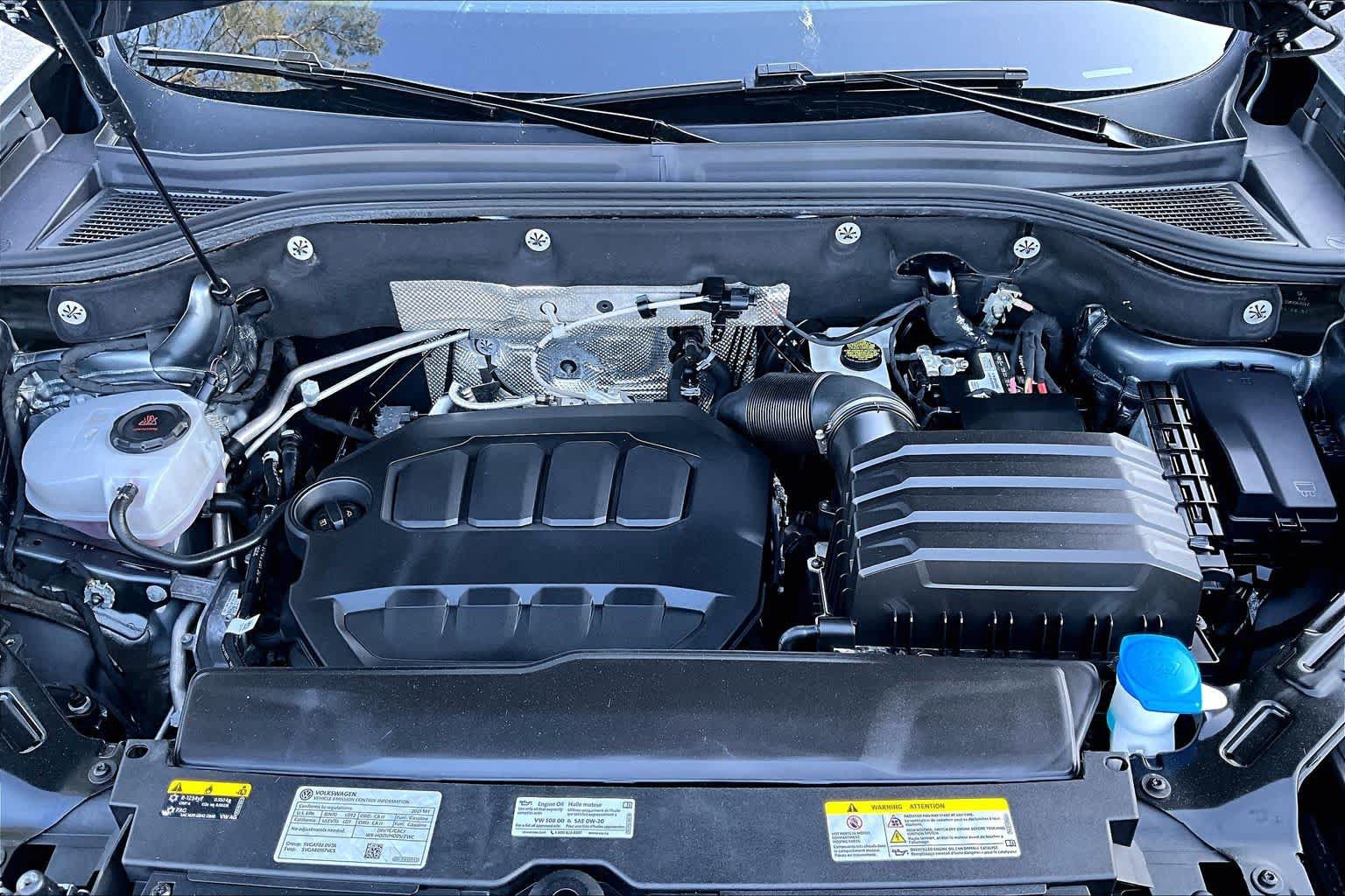 Used 2025 Volkswagen Atlas Cross Sport SE FWD image 32