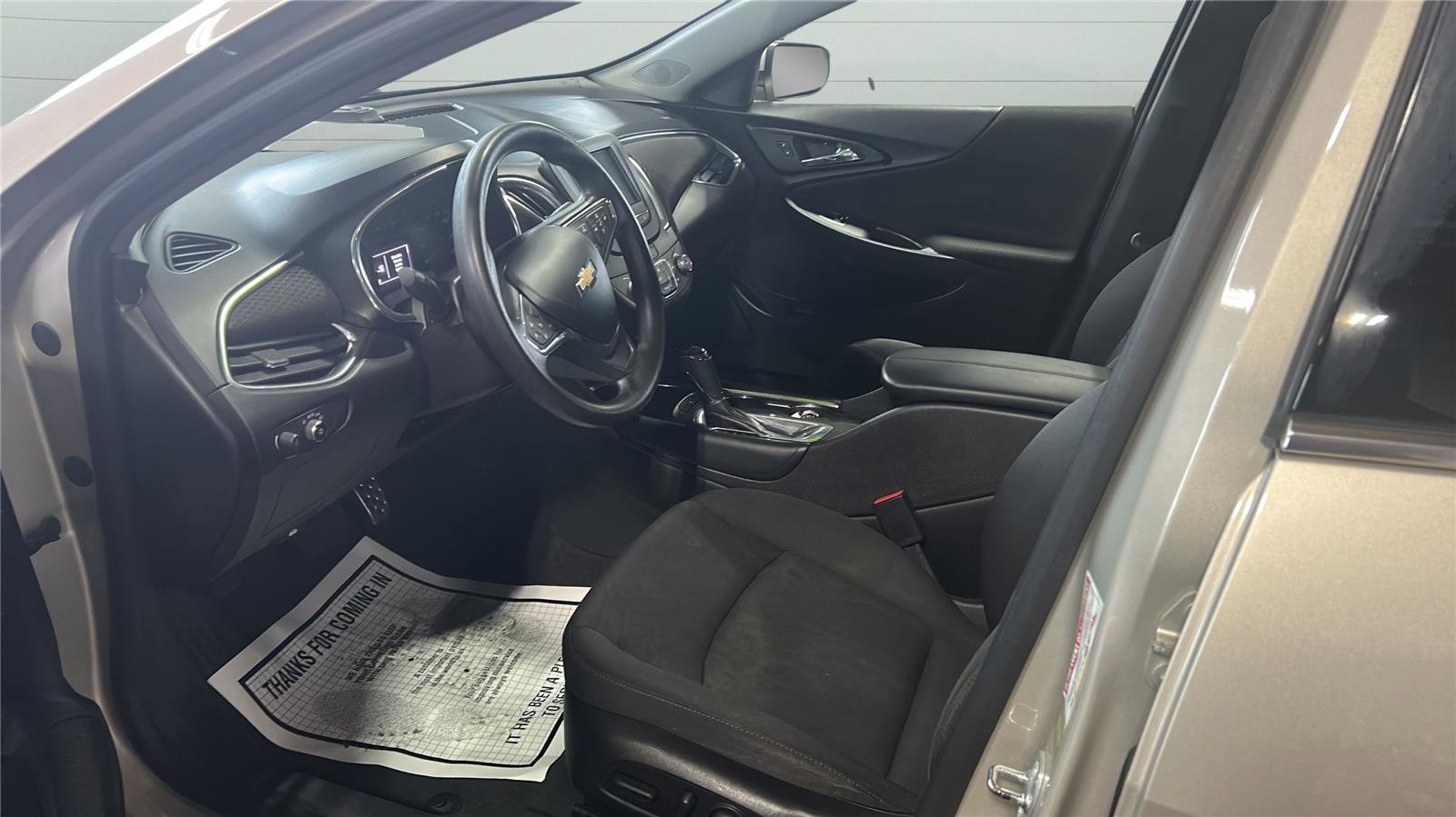 Used 2016 Chevrolet Malibu LT image 8