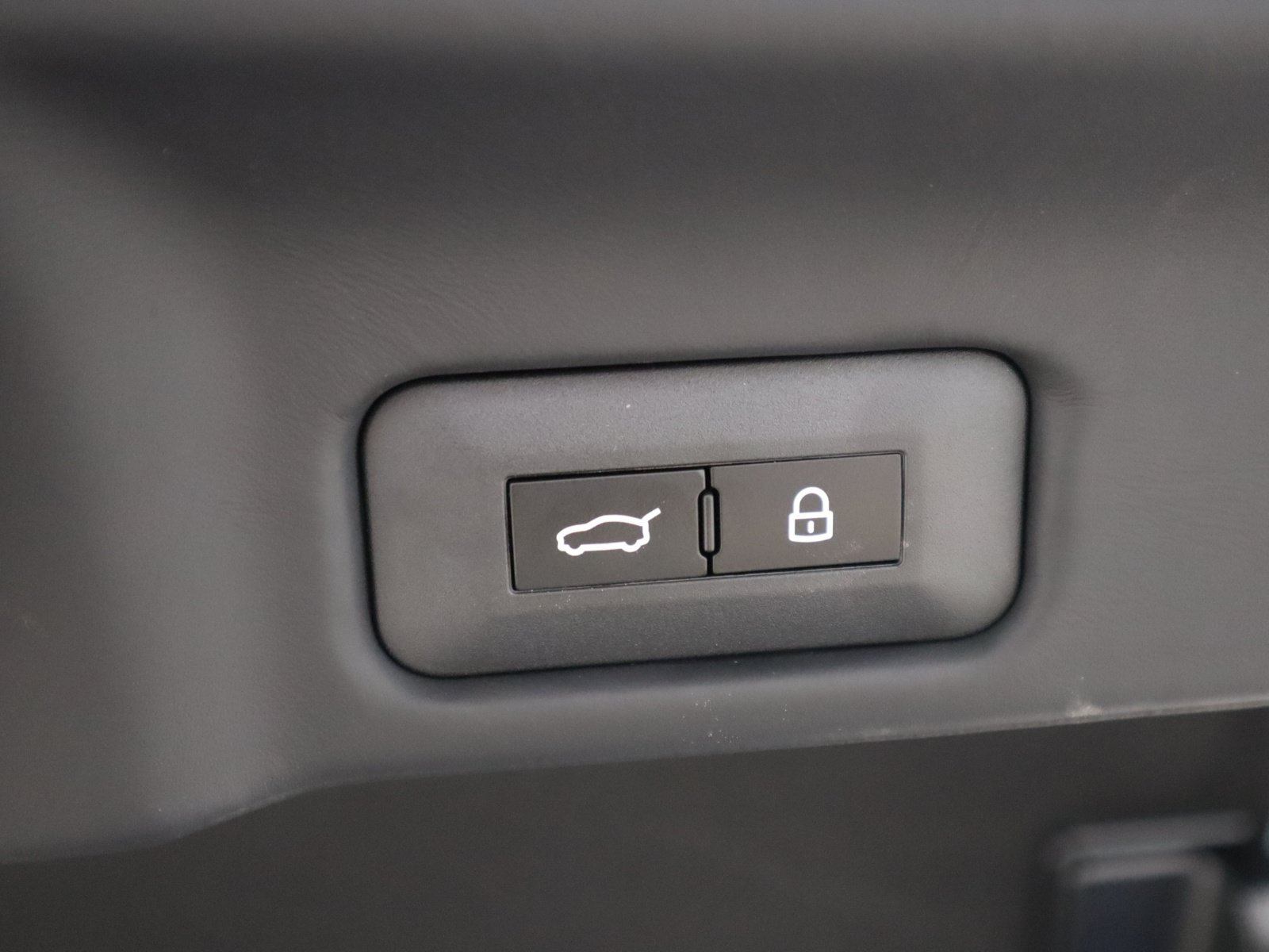 Used 2025 Ferrari 12Cilindri RWD image 16