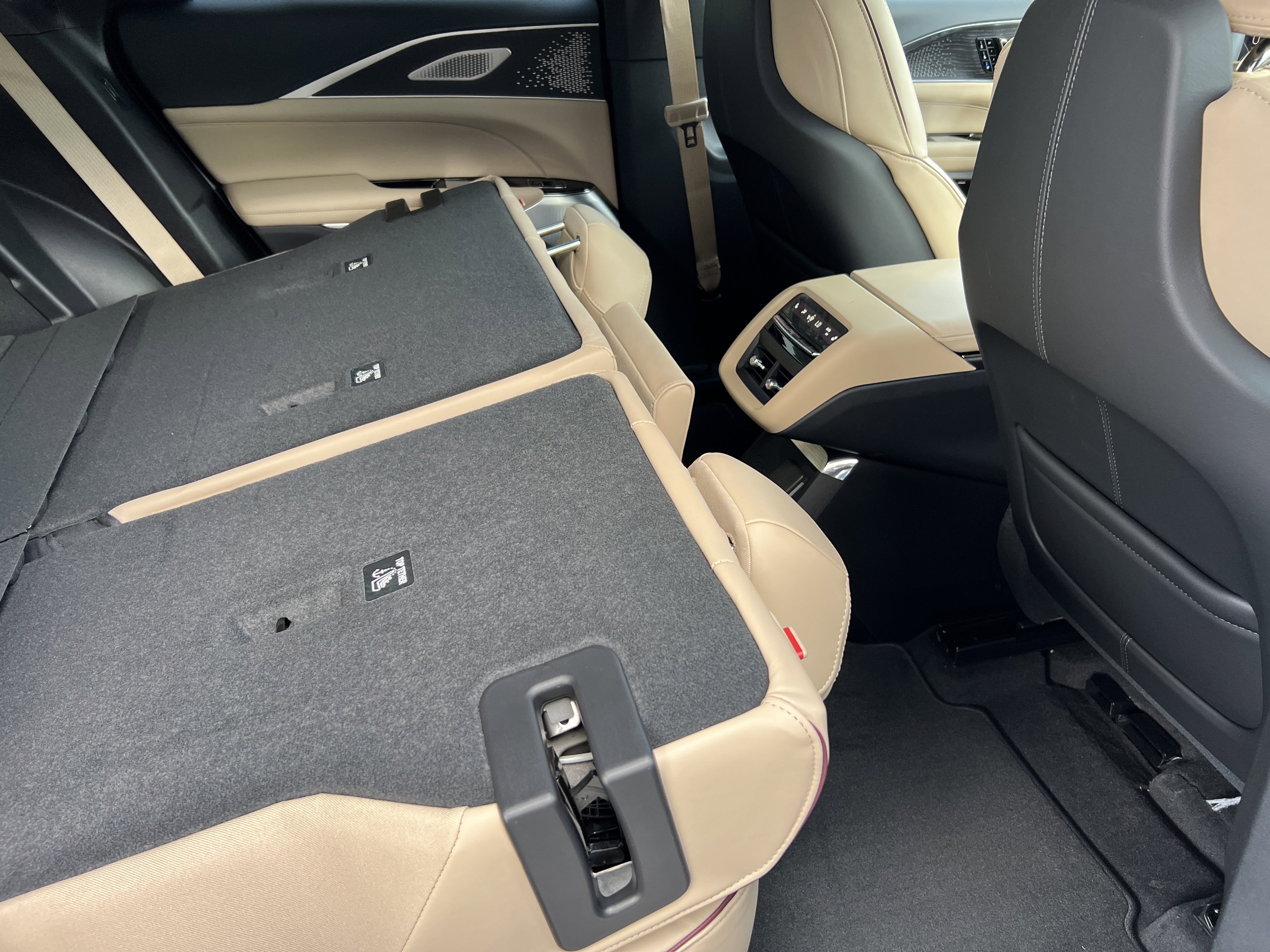 New 2026 Cadillac Lyriq Signature Luxury AWD/4WD image 23