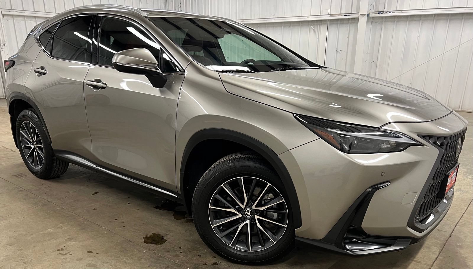 Used 2025 Lexus NX 250 FWD w/ Accessory Package (2T) image 1