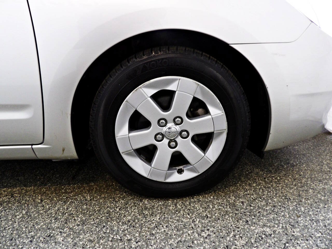 Used 2005 Toyota Prius w/ Pkg 6 FWD image 20