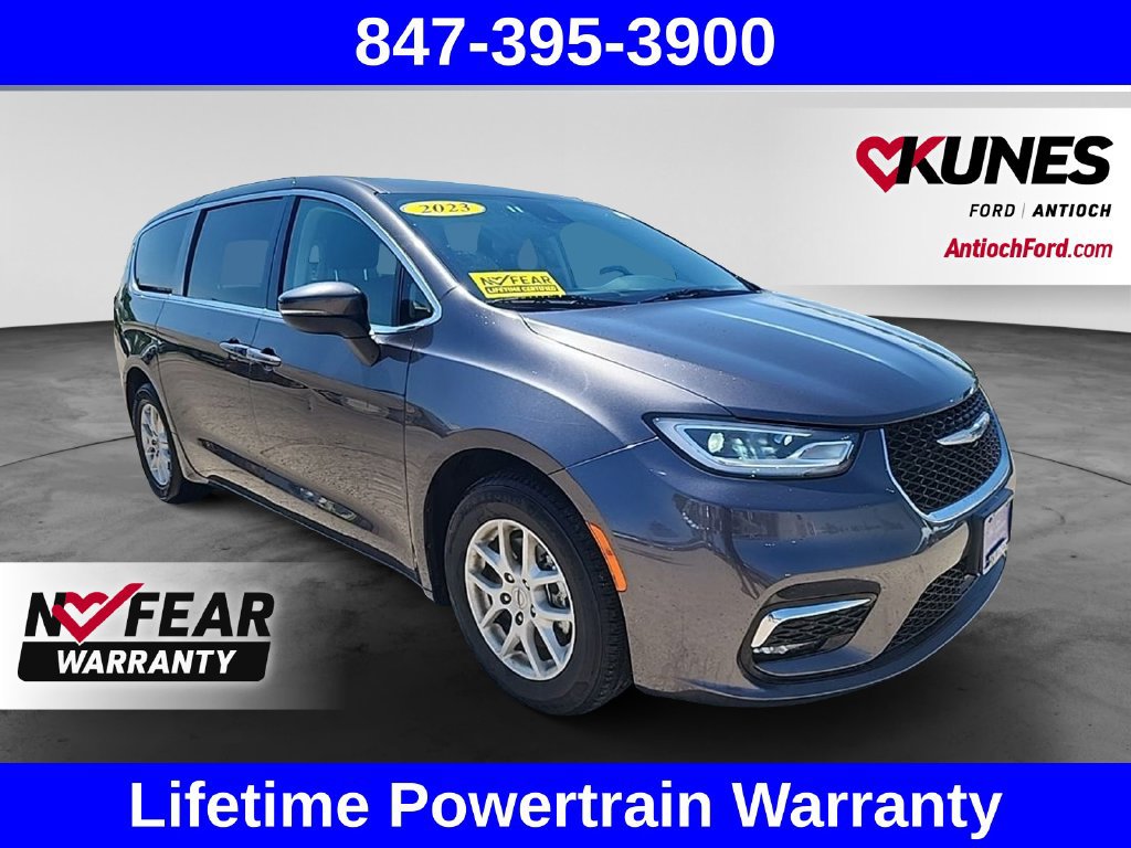 Used 2023 Chrysler Pacifica Touring-L