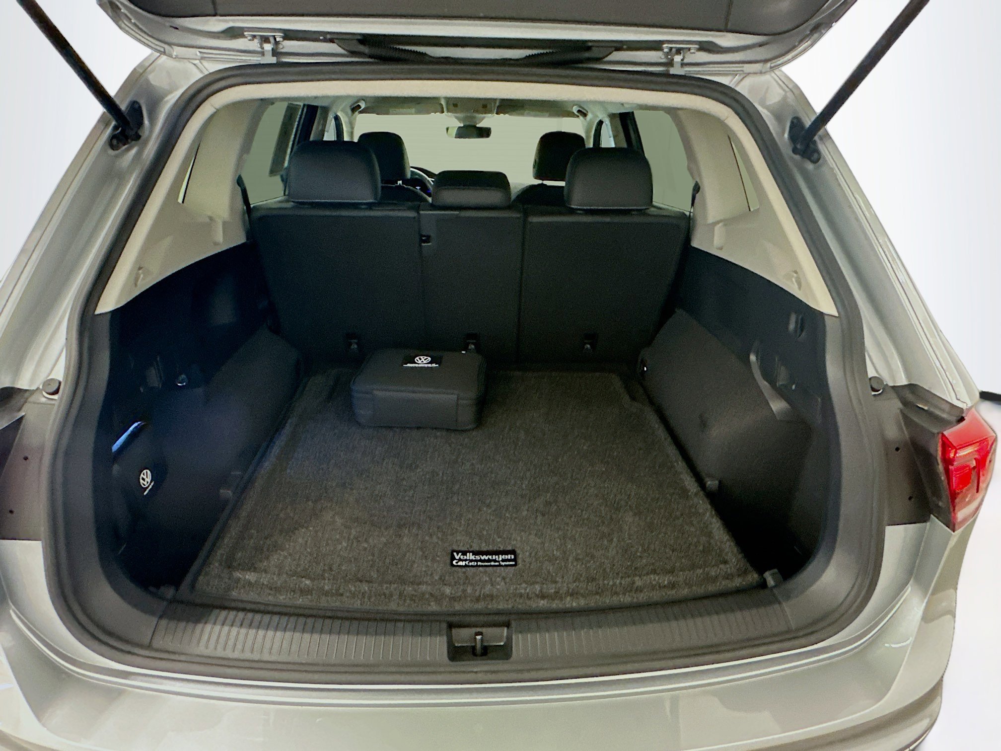 Used 2022 Volkswagen Tiguan SE image 30