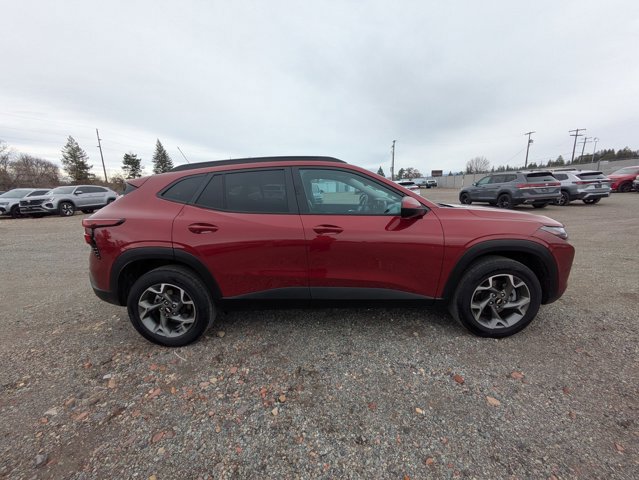 Used 2025 Chevrolet Trax LT image 4