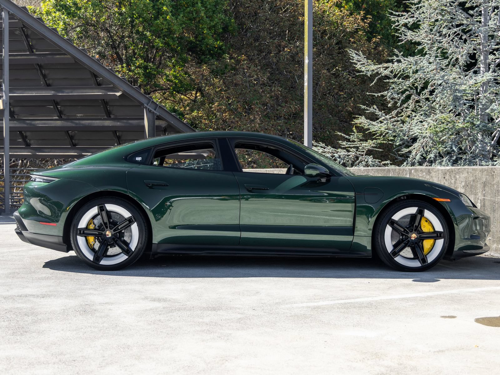 Certified 2025 Porsche Taycan GTS AWD/4WD image 12