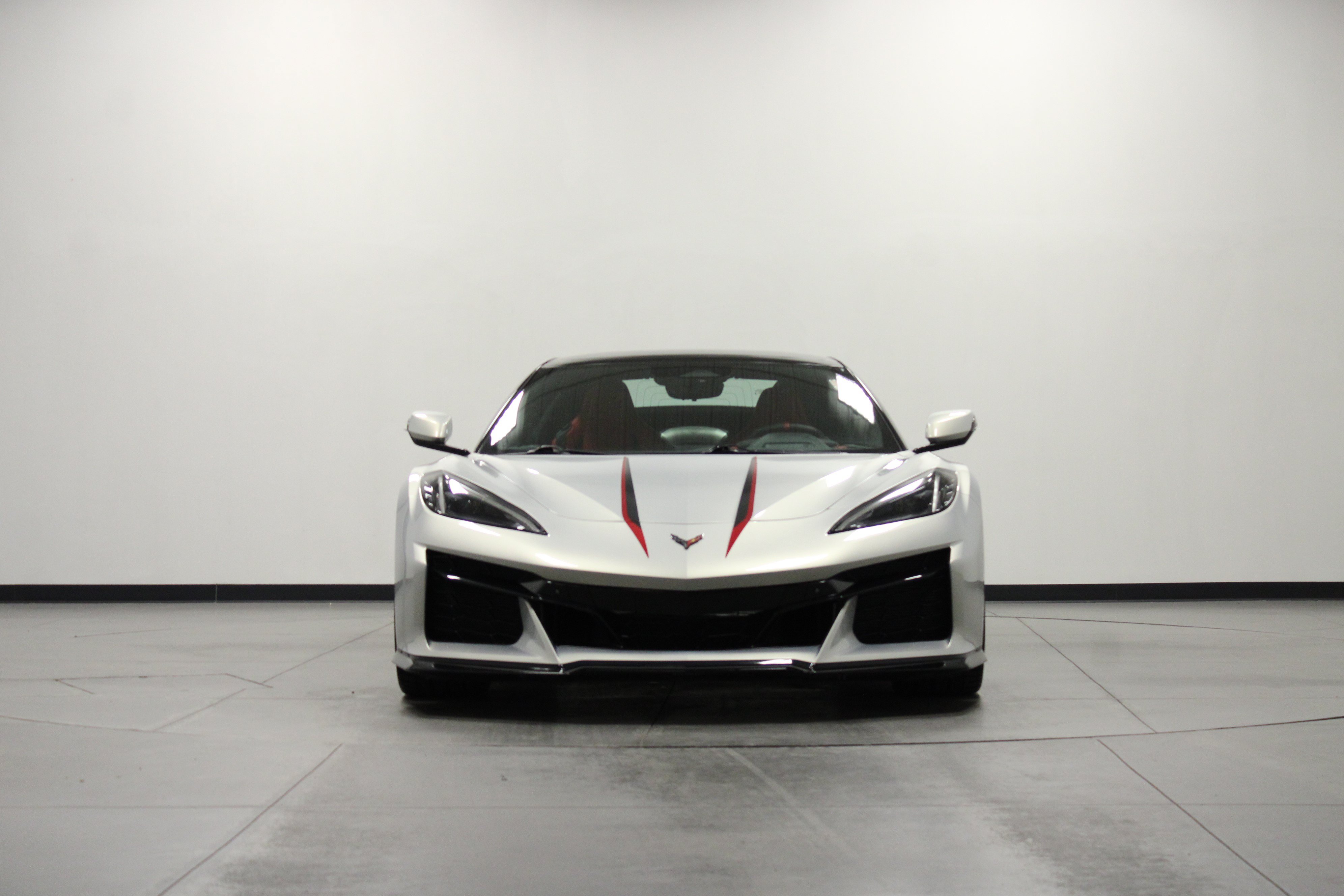 Used 2024 Chevrolet Corvette Z06 RWD image 9