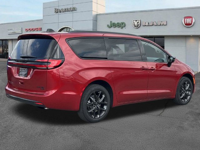 New 2027 Chrysler Pacifica Limited AWD/4WD image 7