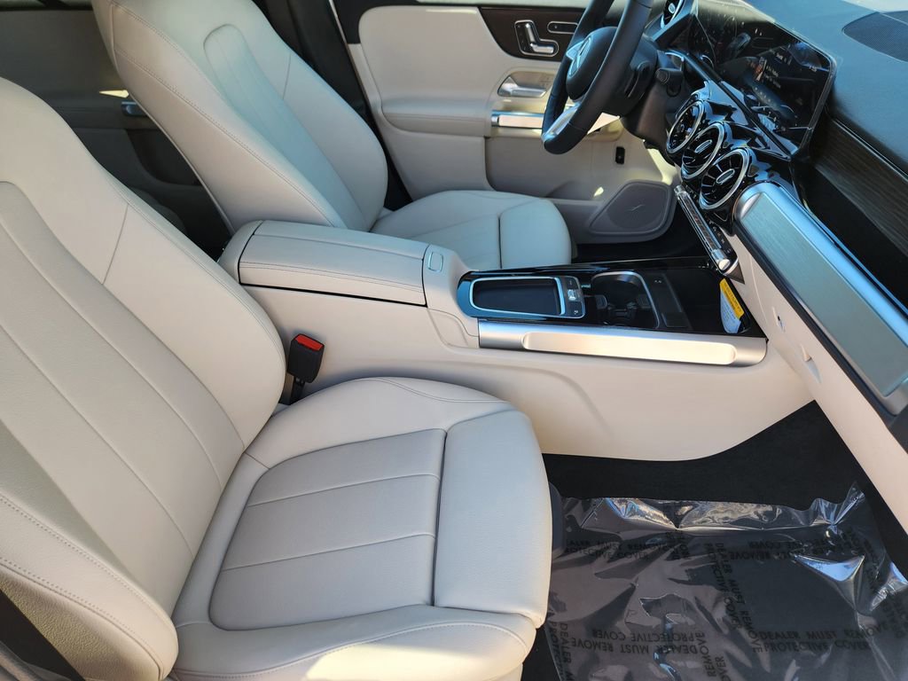 New 2026 Mercedes-Benz GLB 250 4MATIC image 13