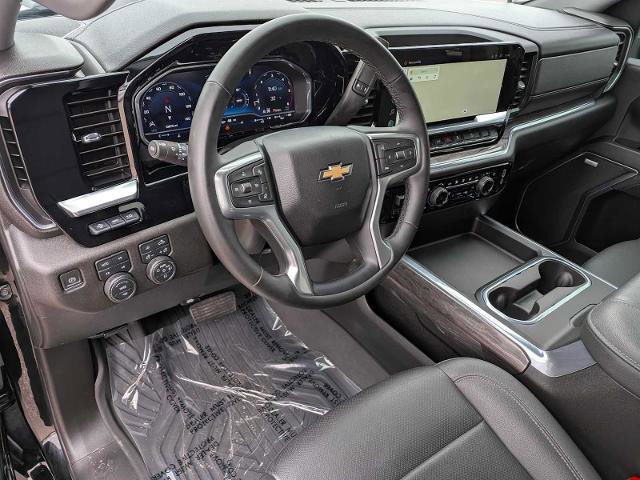 Used 2024 Chevrolet Silverado 3500 LTZ w/ LTZ Plus Package AWD/4WD image 2