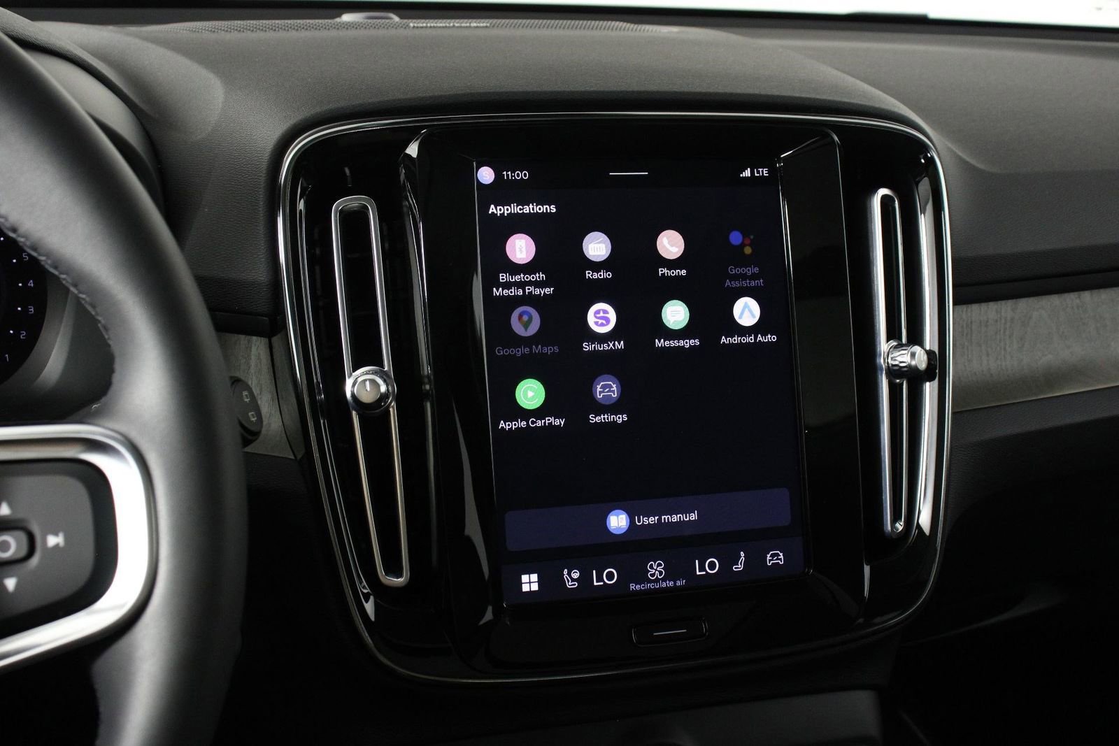 Used 2023 Volvo XC40 B5 Ultimate w/ Climate Package AWD/4WD image 9