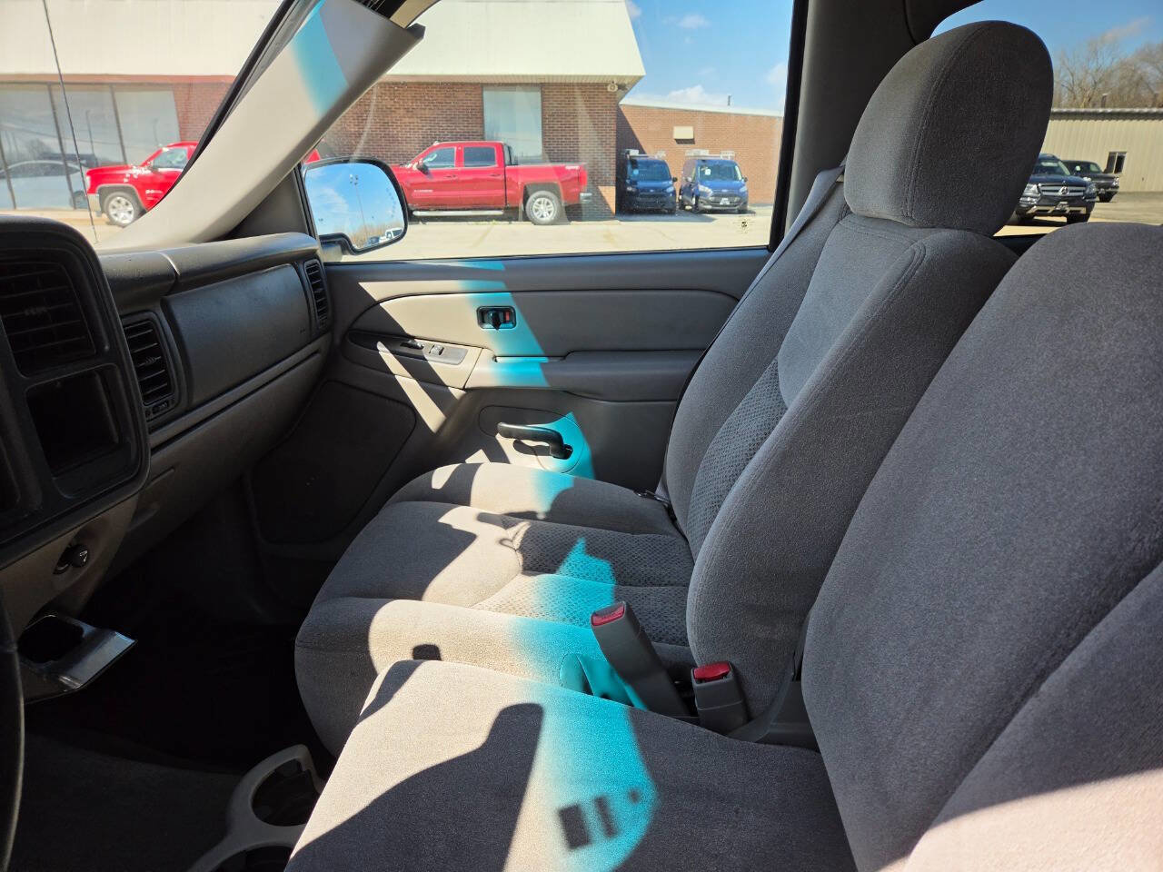 Used 2005 Chevrolet Avalanche Z71 w/ Preferred Equipment Group image 21