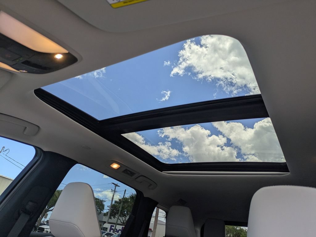 New 2027 INFINITI QX60 Luxe w/ Family Package FWD image 23