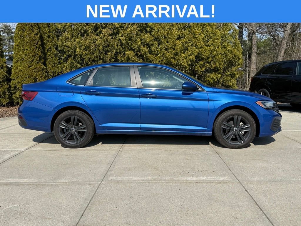 Used 2024 Volkswagen Jetta SE image 7