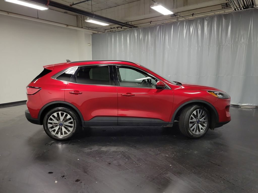 Used 2020 Ford Escape Titanium image 9