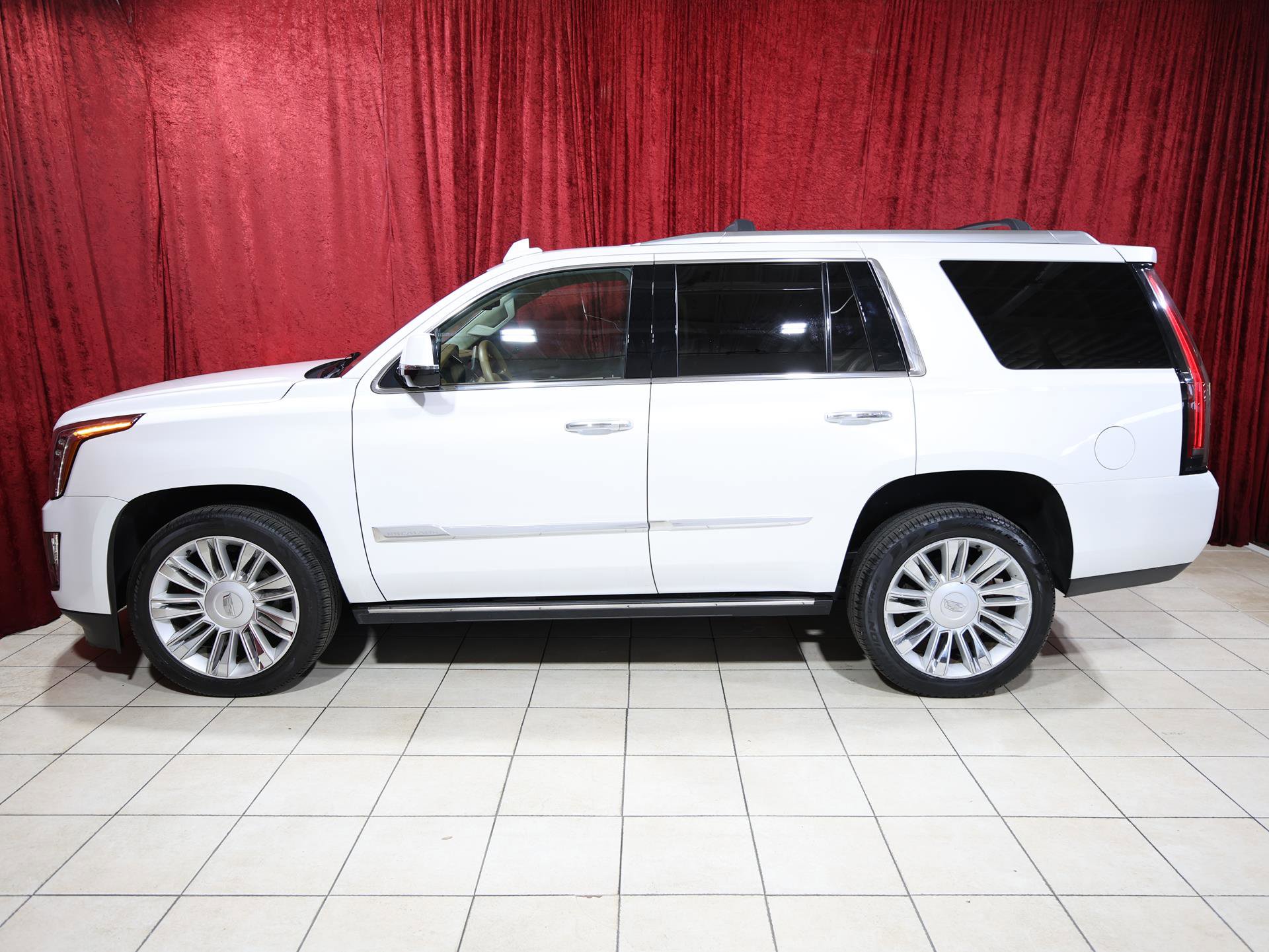 Used 2016 Cadillac Escalade Platinum AWD/4WD image 4
