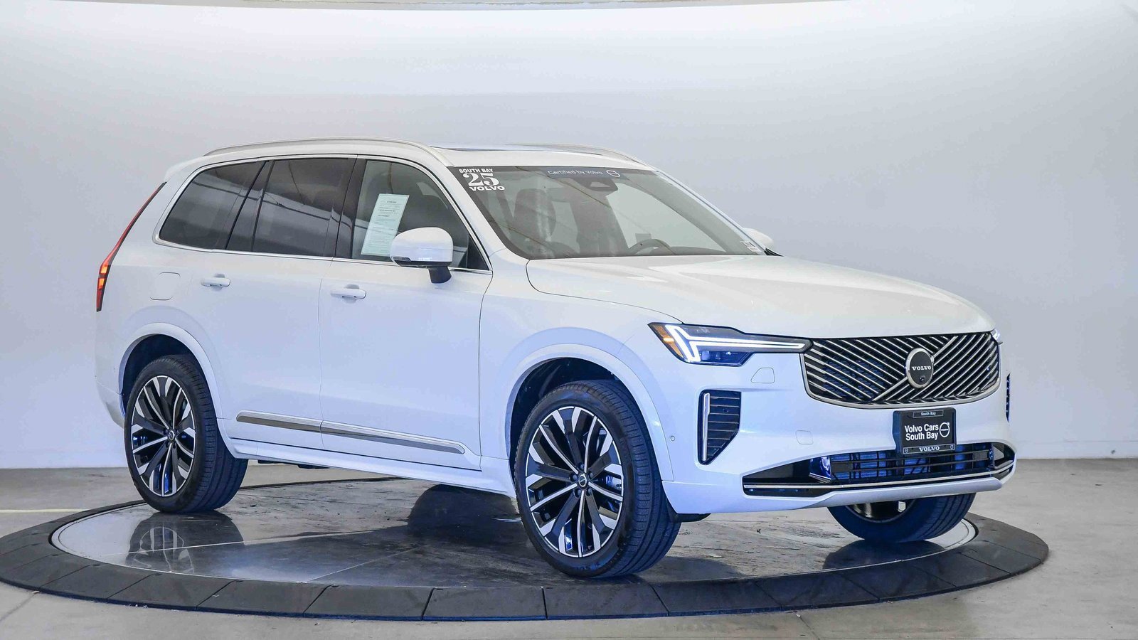 Certified 2025 Volvo XC90 B6 Plus w/ Protection Package Premier image 6