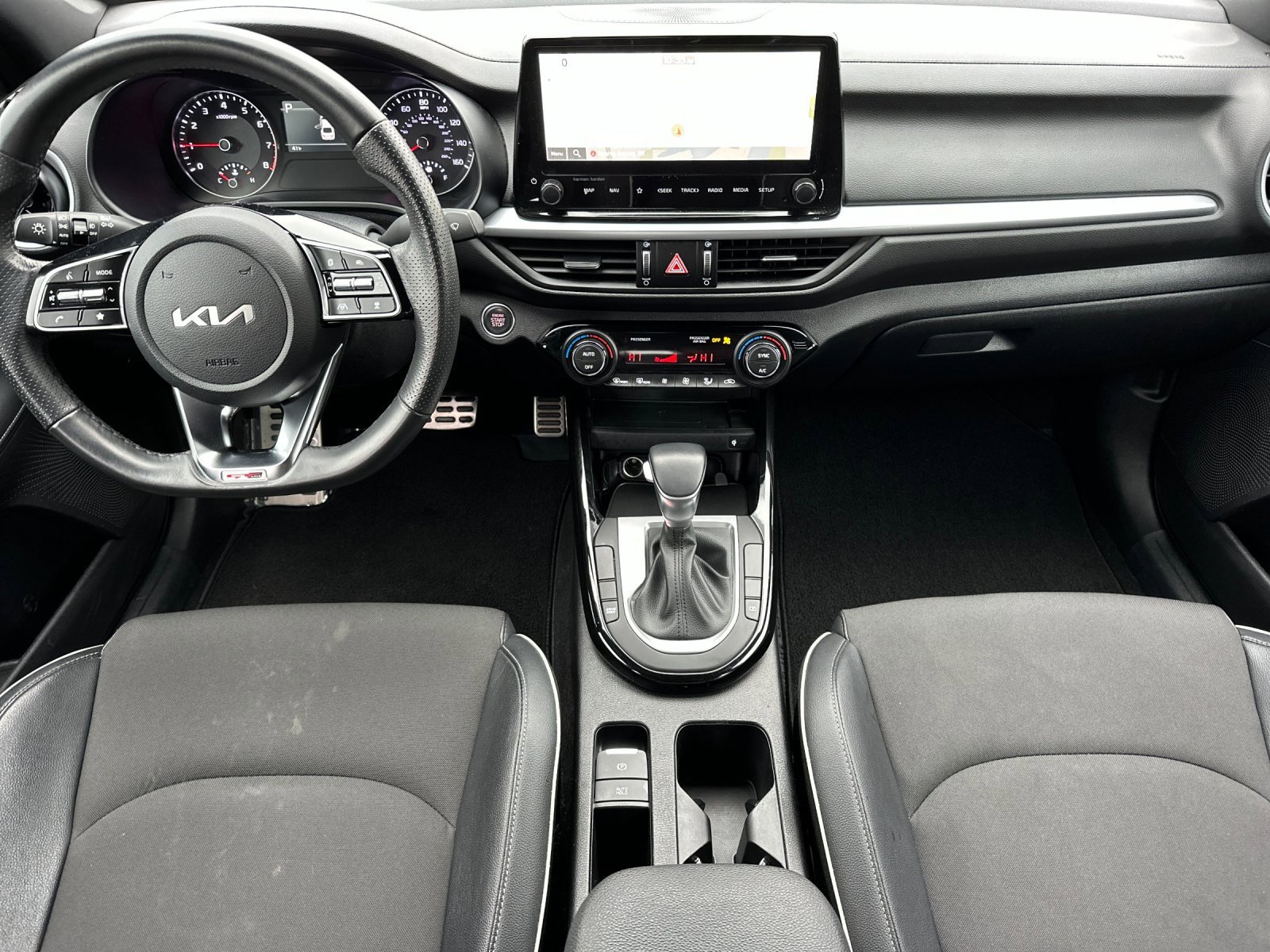 Used 2024 Kia Forte GT-Line w/ GT-Line Premium Package image 13