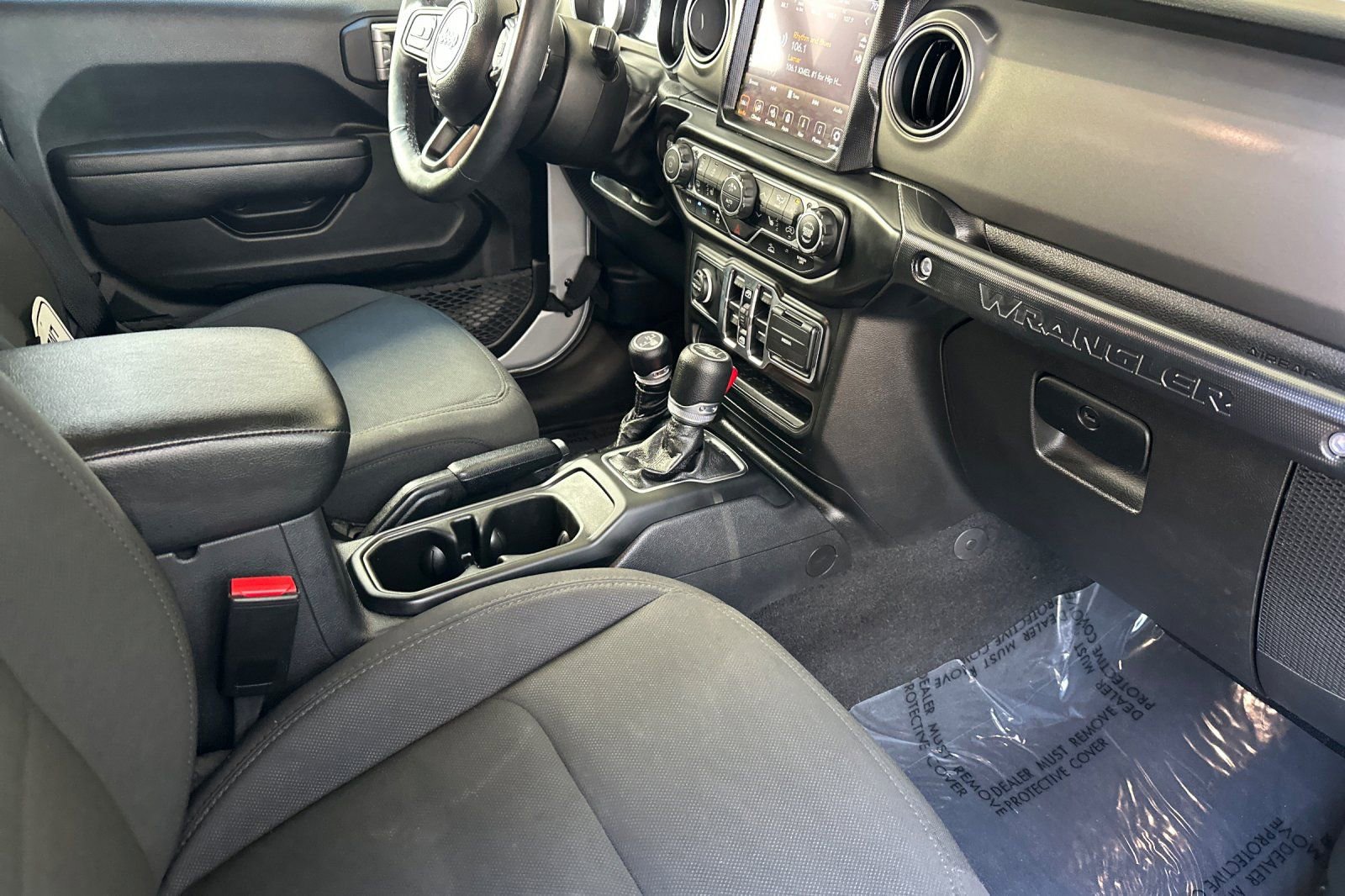 Used 2023 Jeep Wrangler Unlimited w/ Cold Weather Group image 19