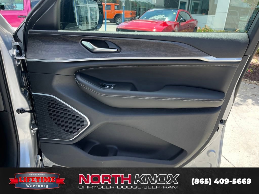 New 2026 Jeep Grand Cherokee L Limited AWD/4WD image 31