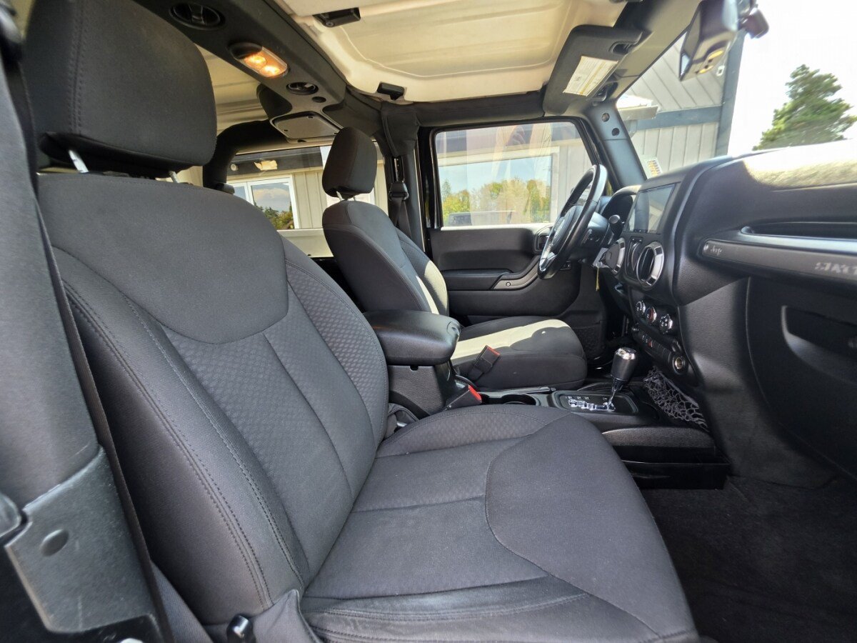 Used 2016 Jeep Wrangler Sport w/ Quick Order Package 24S AWD/4WD image 12