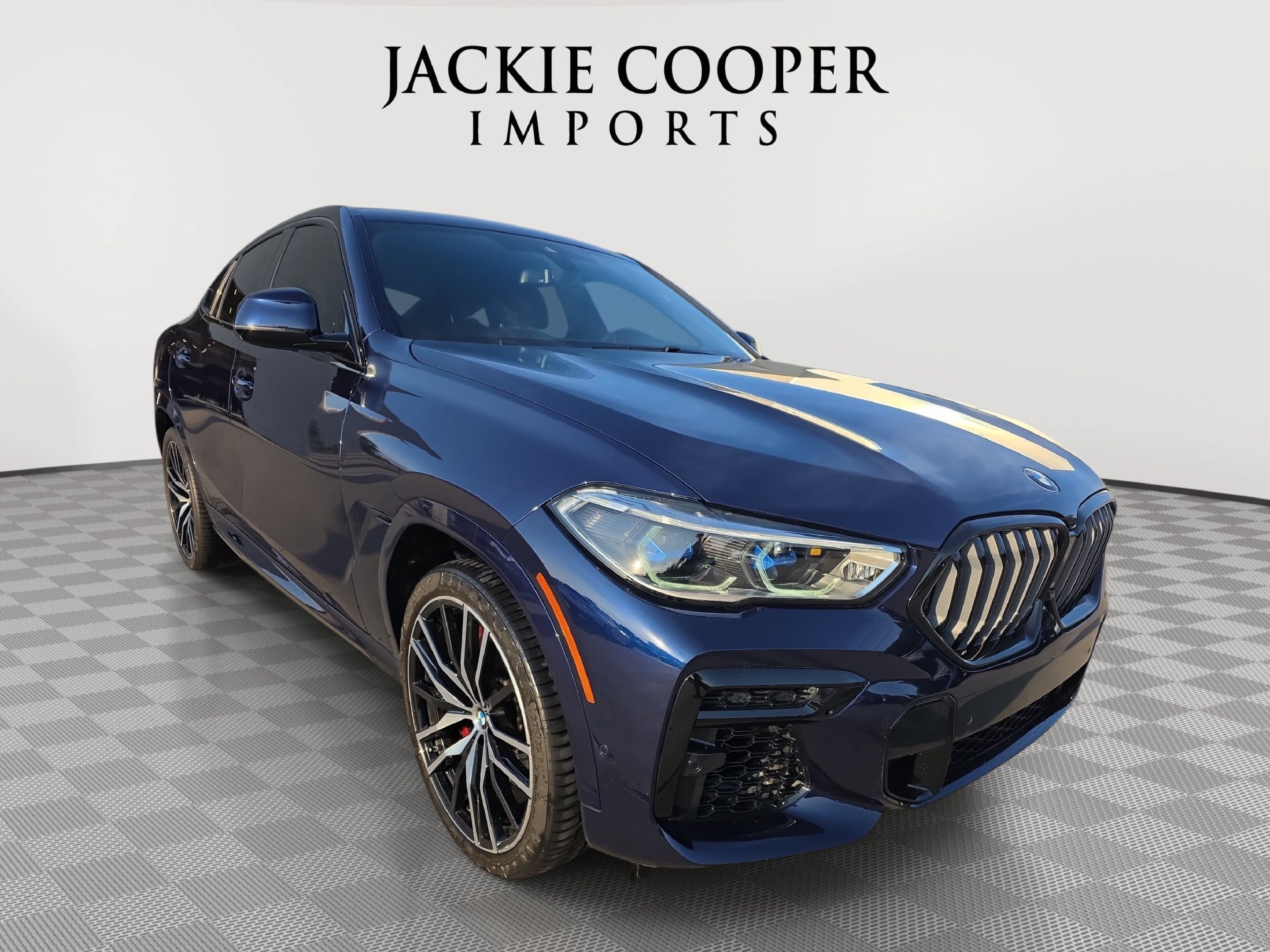 Used 2022 BMW X6 M50i w/ Executive Package AWD/4WD image 3
