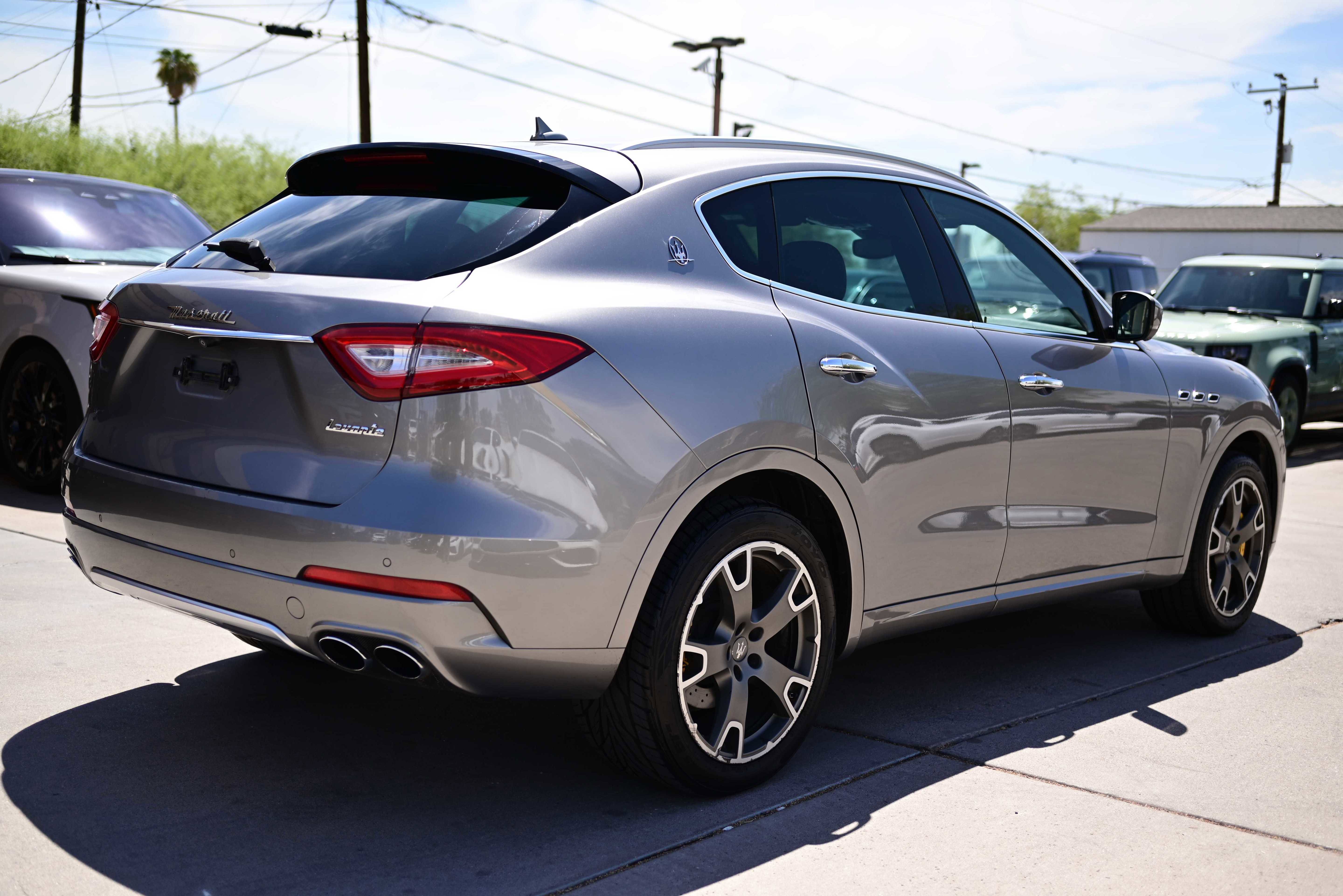 Used 2017 Maserati Levante S image 5