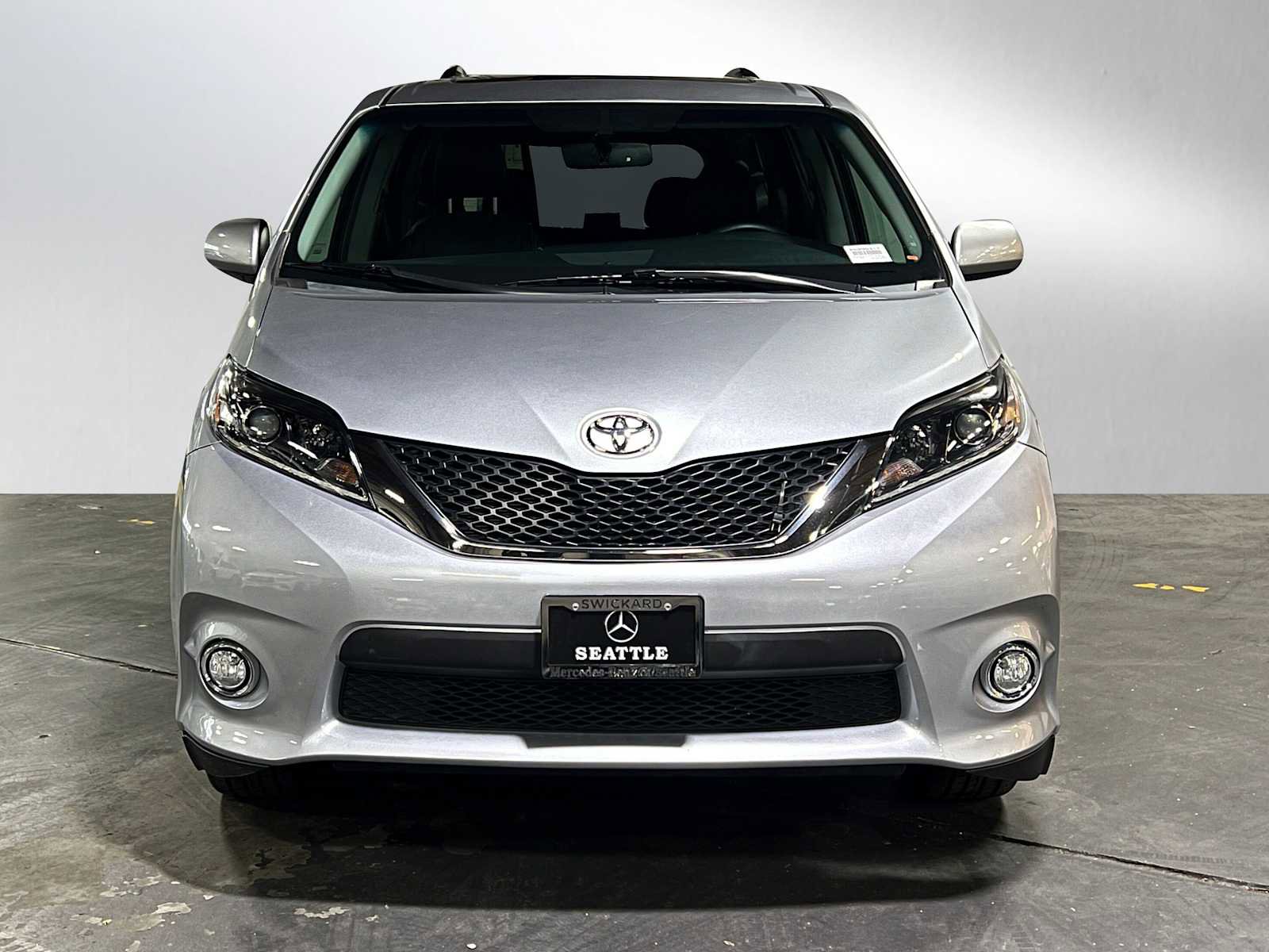 Used 2015 Toyota Sienna SE w/ SE Preferred Package image 8